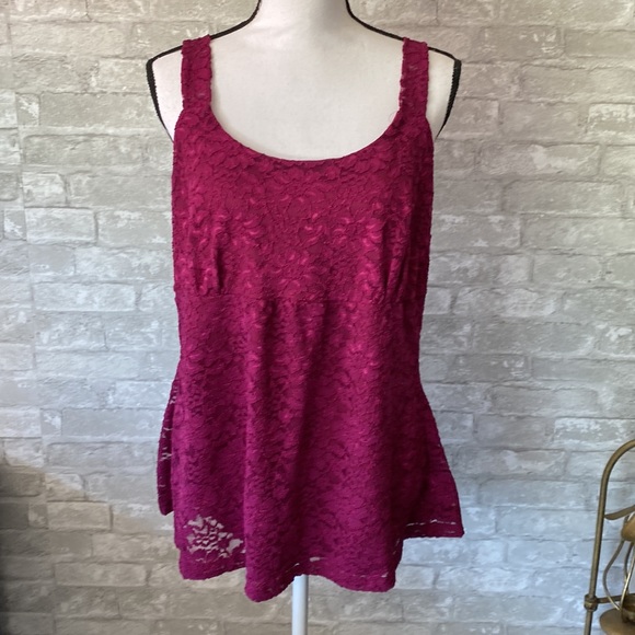 Fashion Bug Tops - Fashion Bug lace cropped tank top shirt